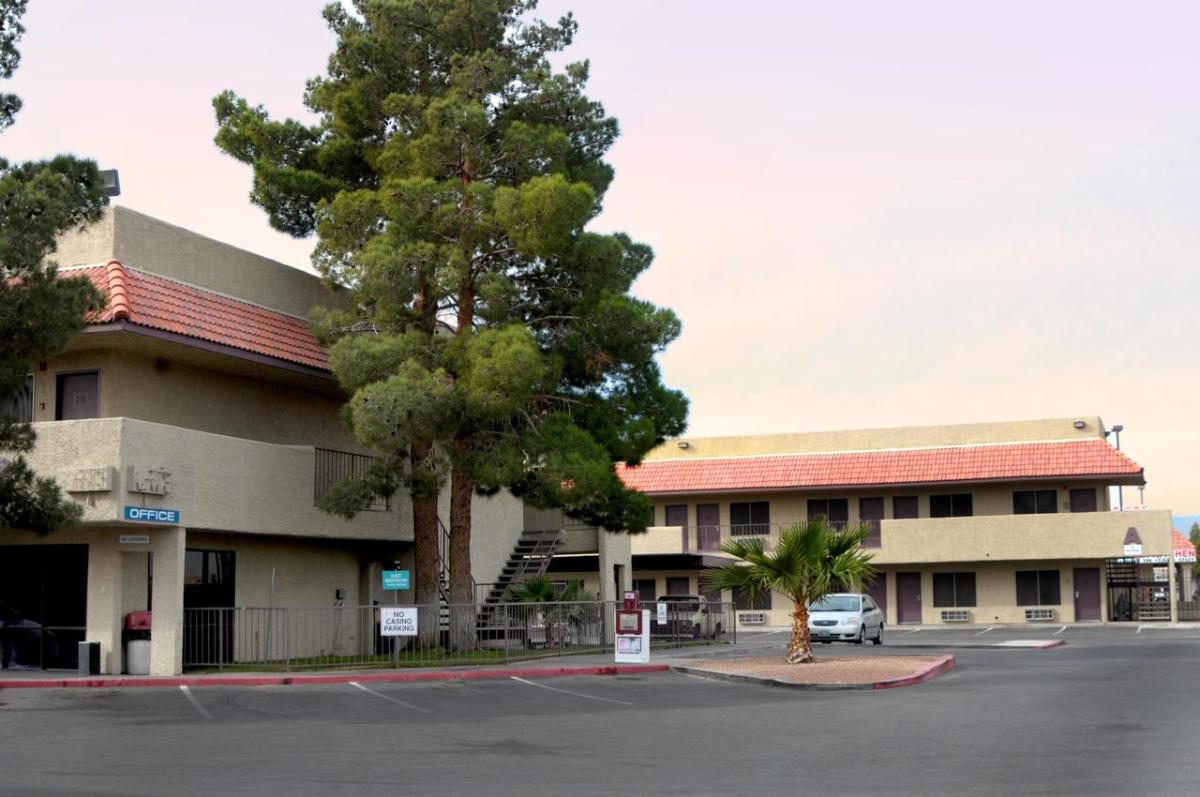Siegel Slots and Suites